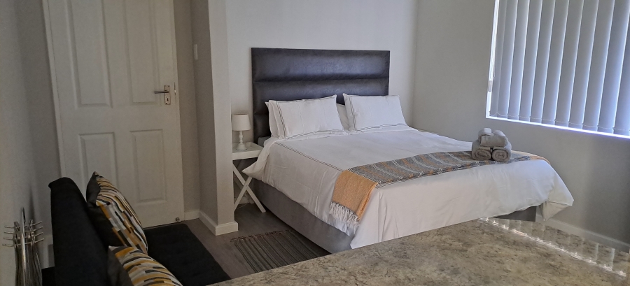 To Let 1 Bedroom Property for Rent in Oudtshoorn Central Western Cape